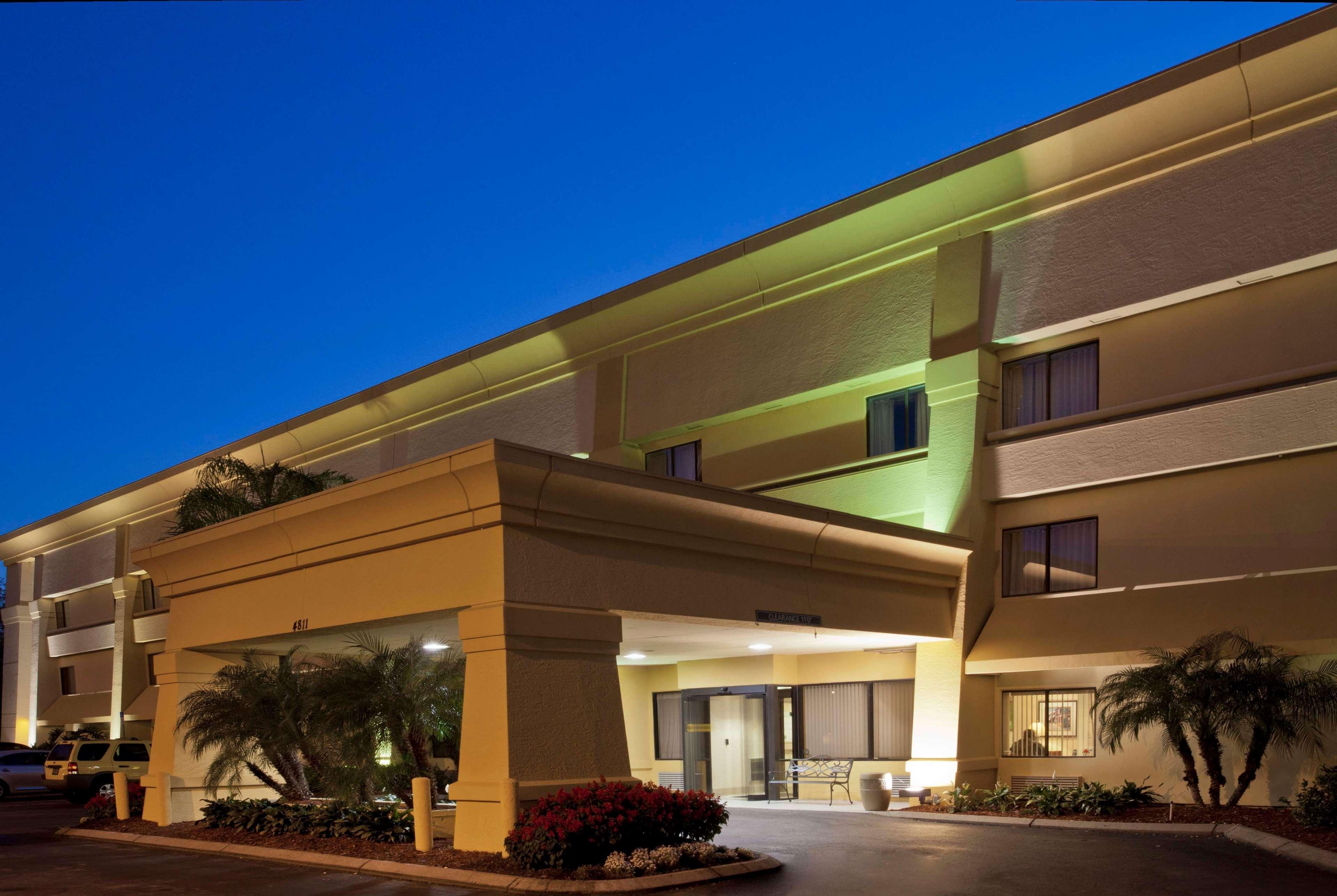 La Quinta By Wyndham Tampa Fairgrounds - Casino Hotel Buitenkant foto